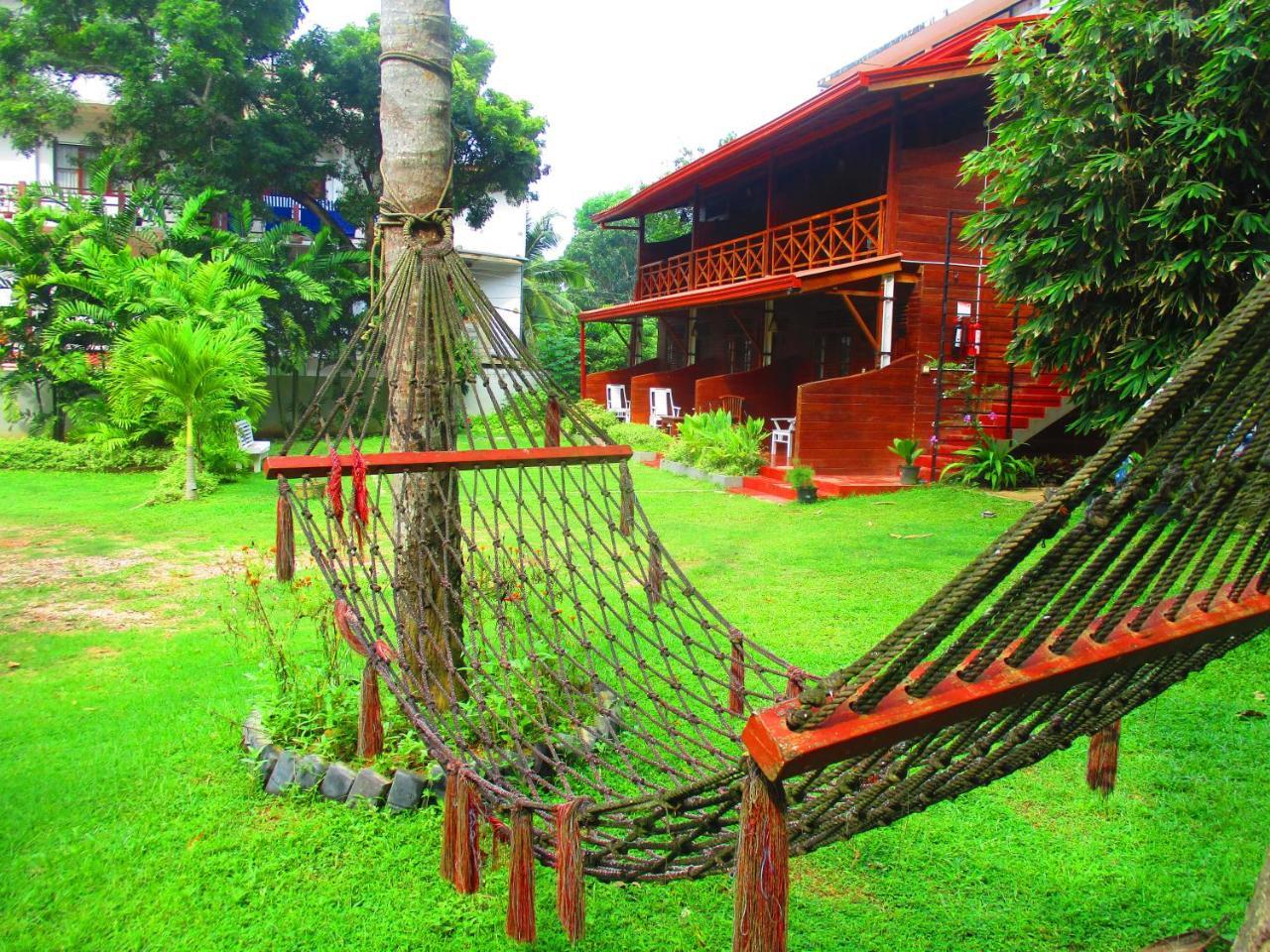 On The Rock Hotel Banduramulla Luaran gambar